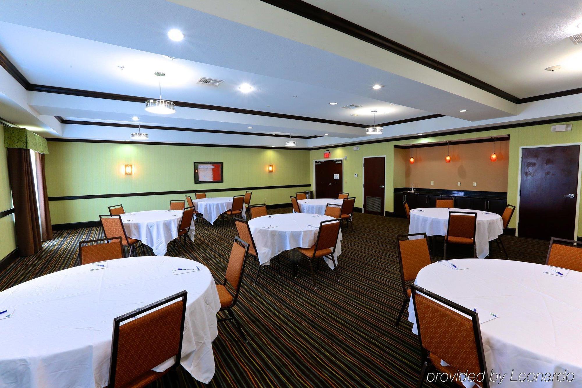 Holiday Inn Express Hotel & Suites Dallas West By Ihg Exterior photo