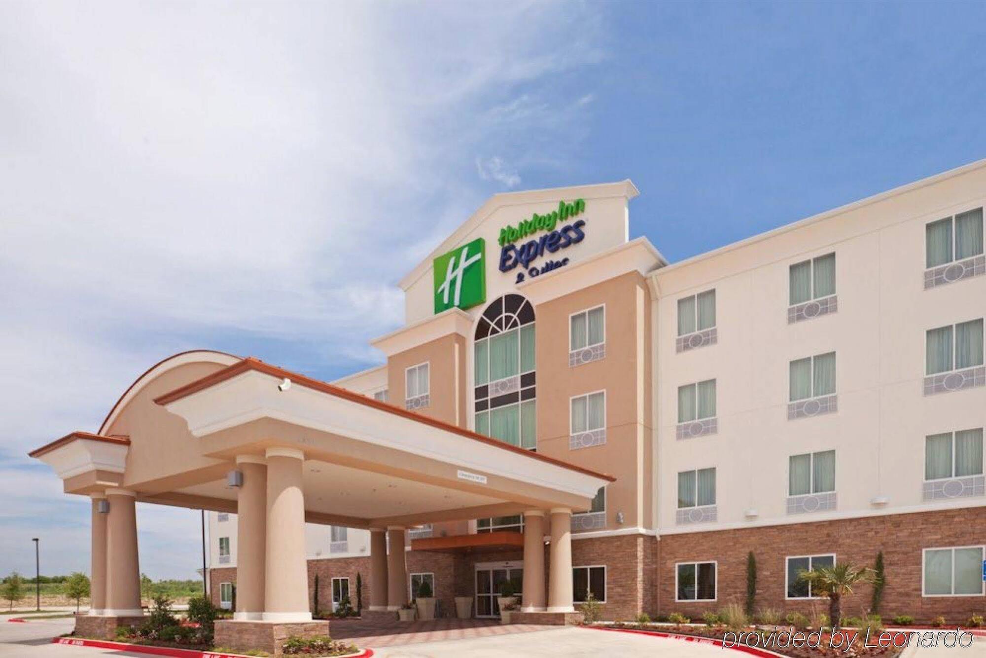 Holiday Inn Express Hotel & Suites Dallas West By Ihg Exterior photo
